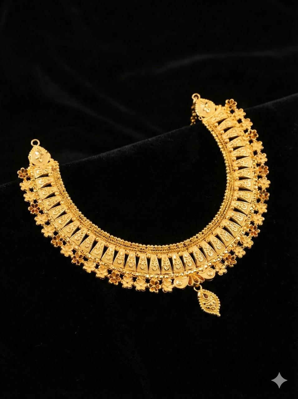 24 carat gold plated with matching earrings - Image 1